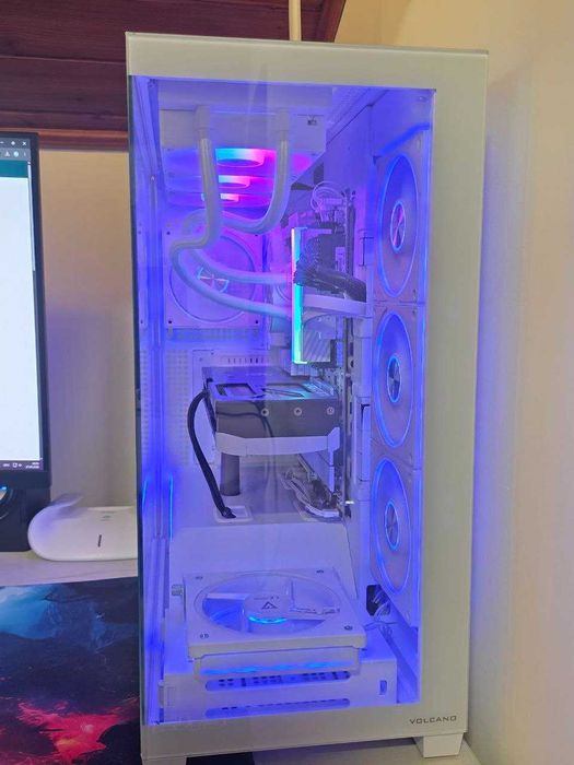 Komputer Gamingowy MSI GEFORCE  RTX 5080 AMD Ryzen 9 9950X3D 16-Core