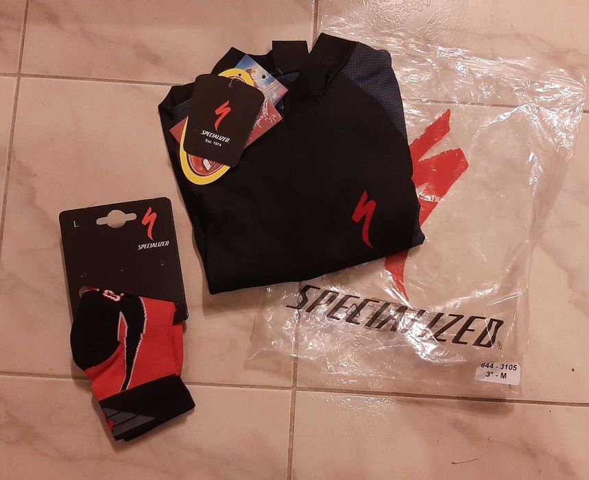 Equipamento Specialized - Jersey tamanho M + meias