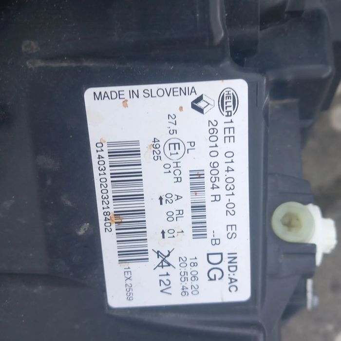Farol passageiro renault trafic 3. 26010 9054 R