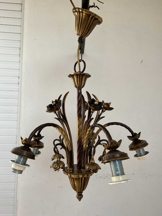 Candeeiros antigos em Latão