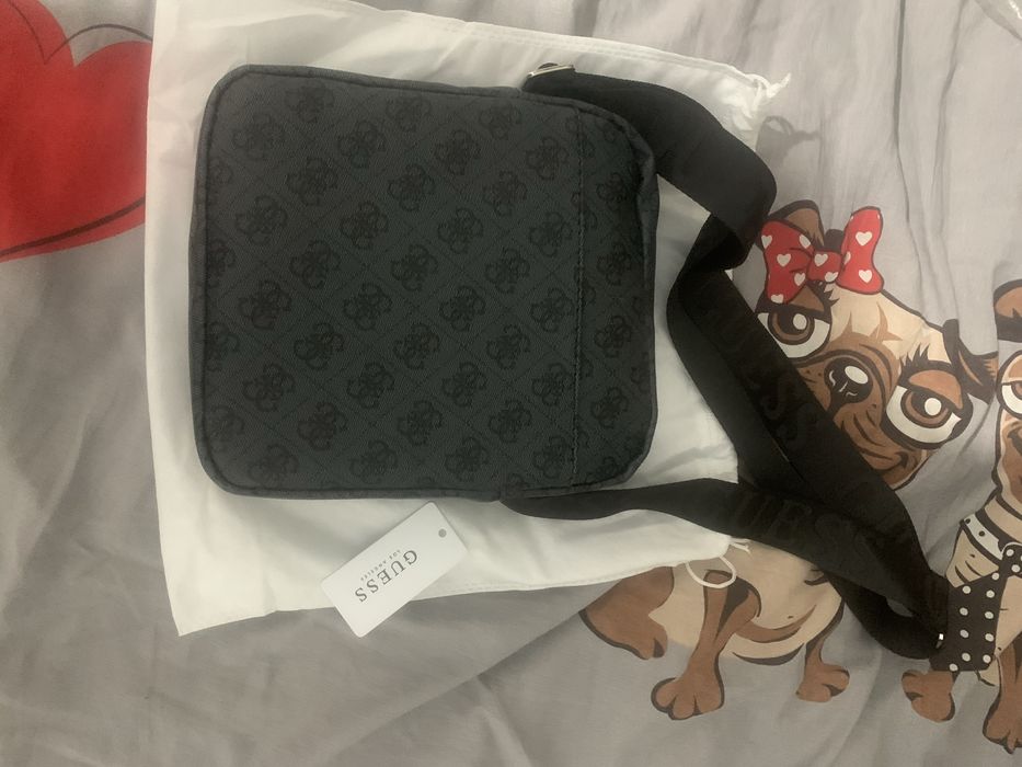 Сумка через плече GUESS
