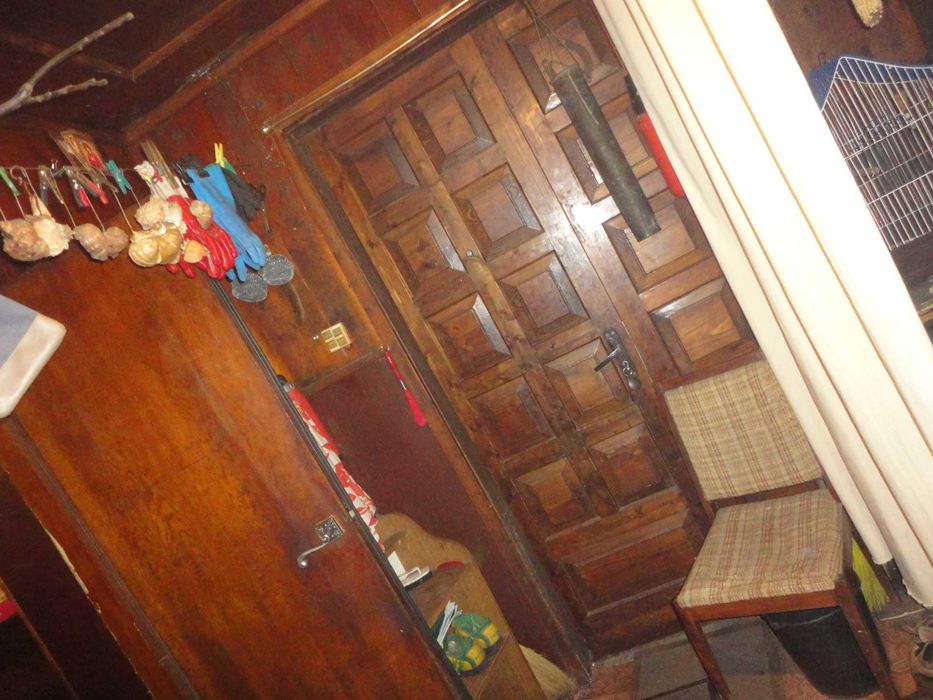 окрема кімната в оренду 20кв.м та гараж 25кв. м. в селі в будинку.