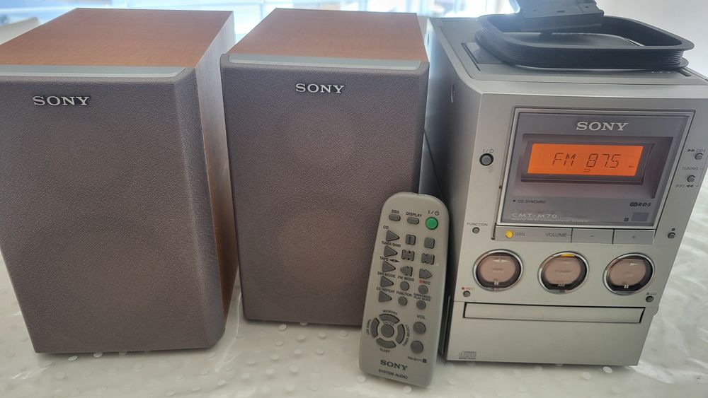 Mini hifi Sony, com CD, radio e cassete