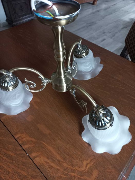 piękny wiszący  żyrandol