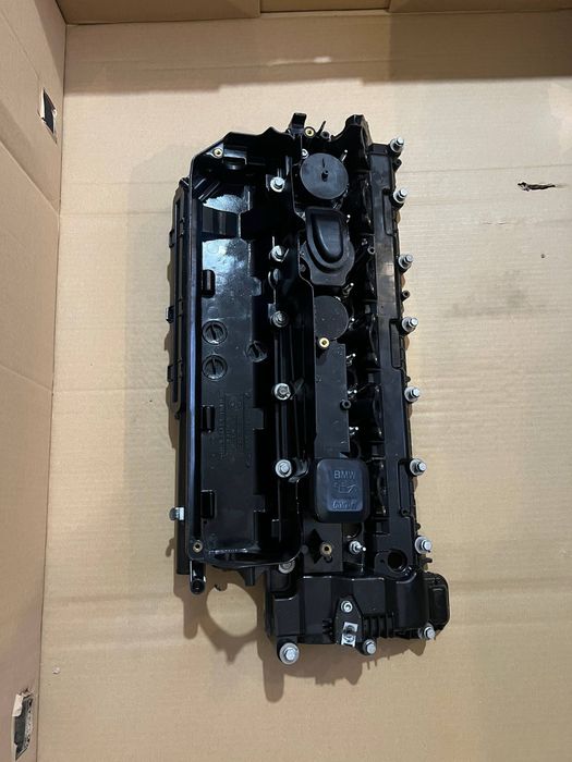 Клапанна кришка BMW 3.0d m57n m57n2 е60 е90 е65 е66 е53 е83 е70