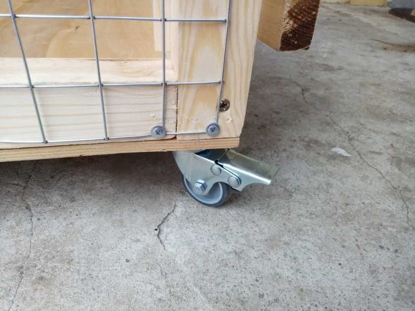 Вольєри для єнота та інших тварин. Виготовлення і продаж в Ваш дім.