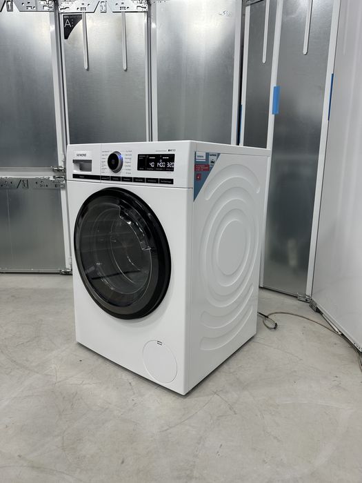 2023 рік/Пральна машина Siemens iq700
