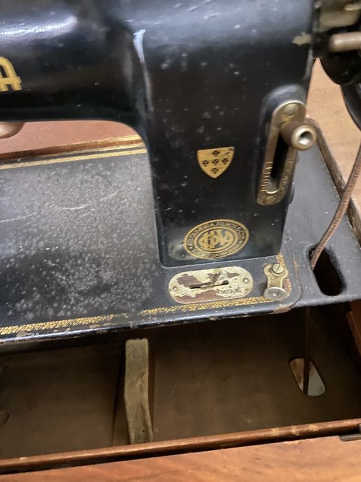 Maquina custura antiga OLIVA