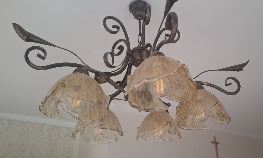 Lampa pokojową wisząca