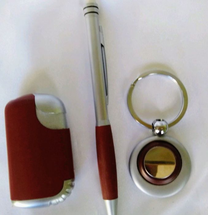 Подарунковий набір запальничка, ручка, брелок, новий