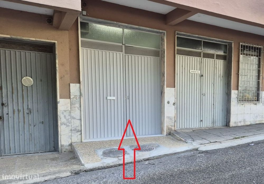 Agualva - Garagem/Armazém - 53M2 c/ WC