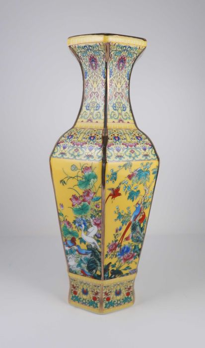 Jarra porcelana amarela da China