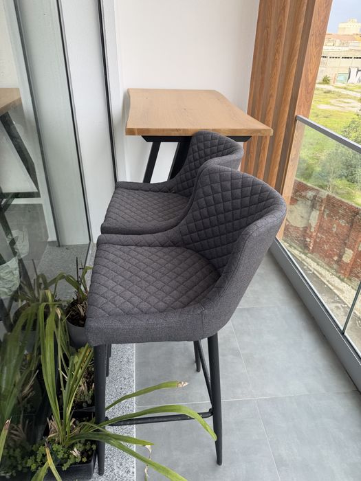 Mesa alta bar com cadeiras jysk