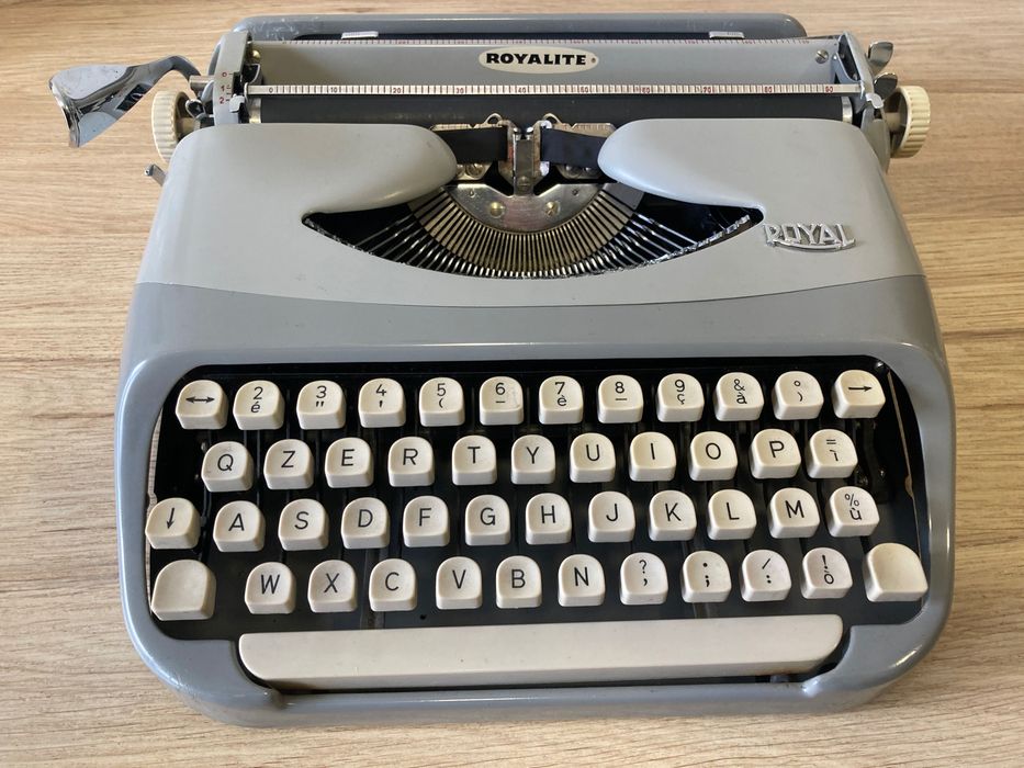 Máquina de escrever  *** Royal