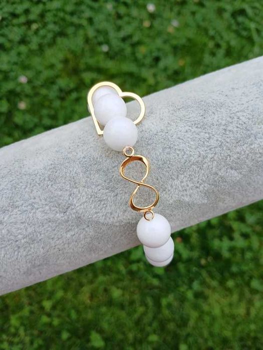 Bransoletka damska z Agatu białego +serce i symbol nieskończoności