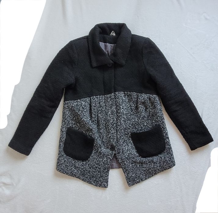 Krótki płaszczyk ciążowy M