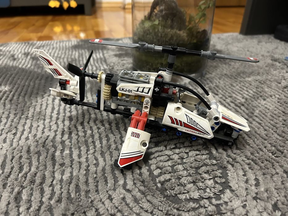 Sprzedam technic Lego ultralekki helikopter