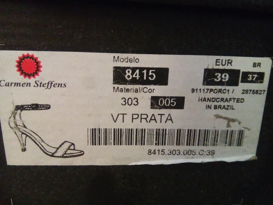 Sandálias Carmen Steffens cor prata como novas