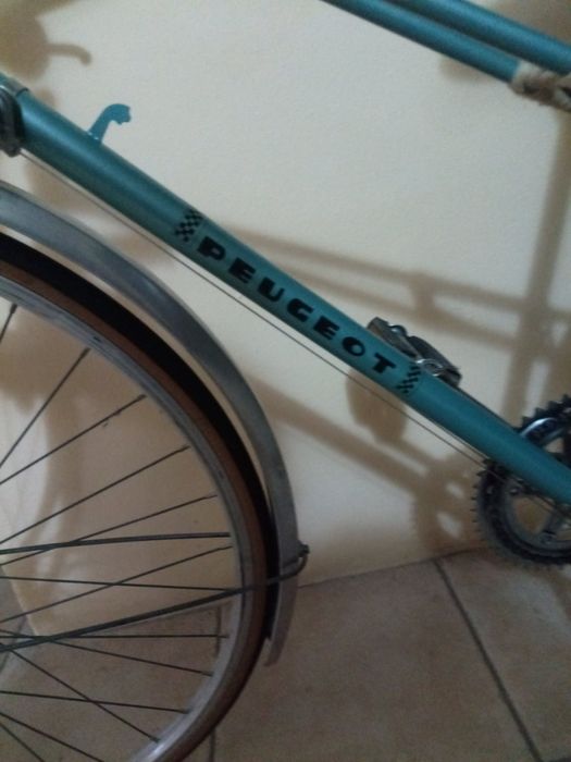 Bicicleta antiga restaurada Peugeot Mixte