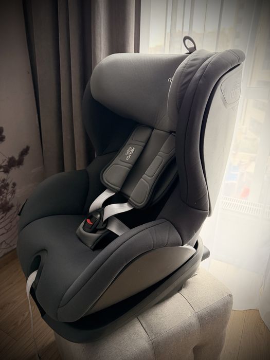 Автокрісло Britax Römer TRIFIX2 i-SIZE