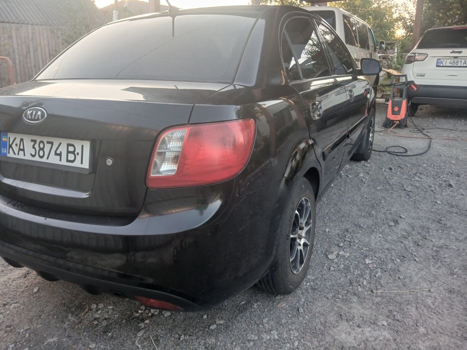 Продаж авто Kia Rio 2010