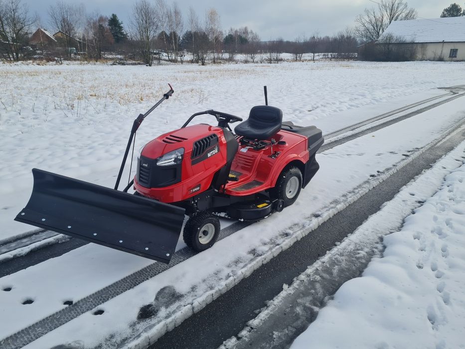Traktorek ogrodowy MTD z pługiem