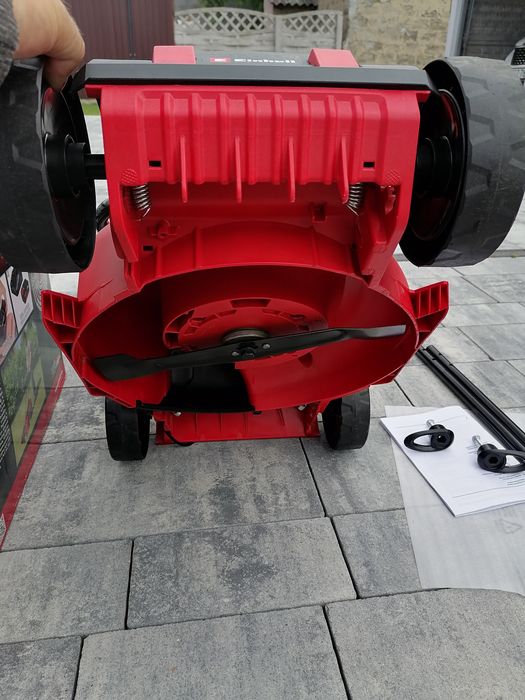 Kosiarka Akumulatorowa Einhell GC-CLM 18/220 4ah
Członek rodziny P