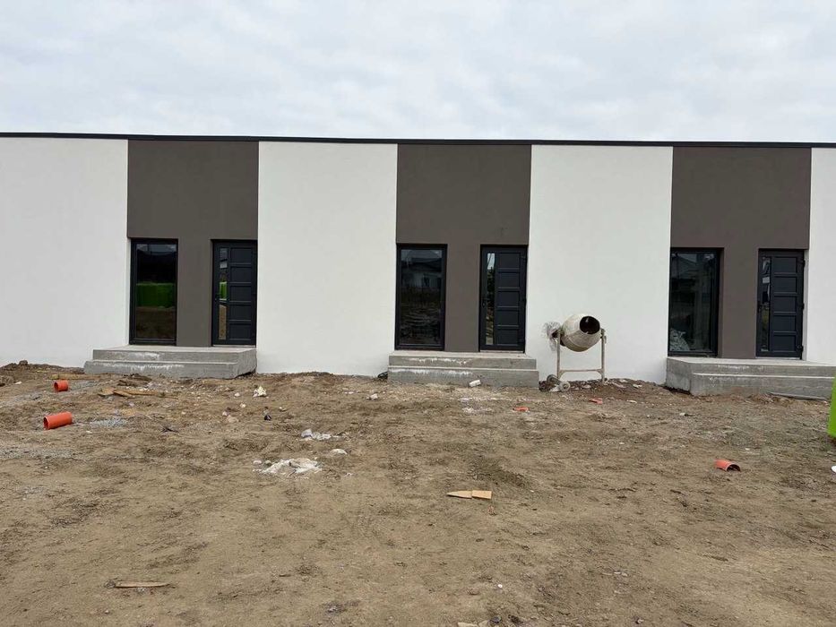 Продам готовий таунхаус в районі Зоопарку масив Київський