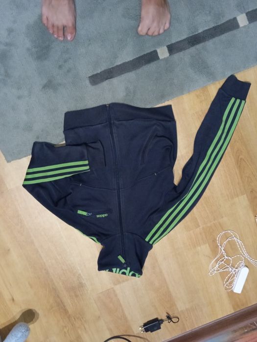 Продам кофту зимнюю, весеннюю и худи на мальчика