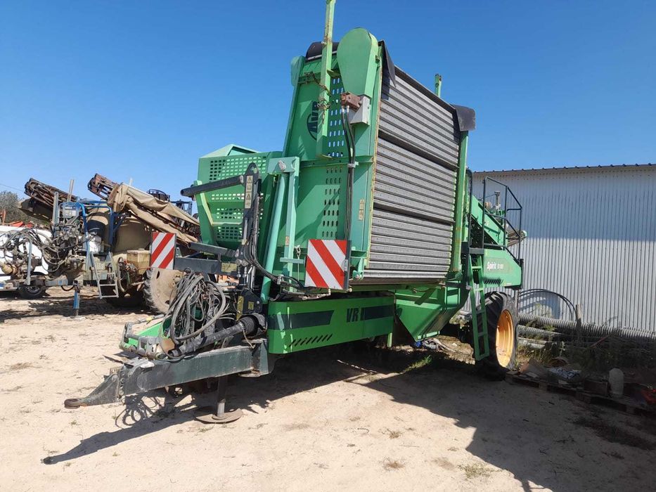 Colhedora de Batatas AVR Spirit 6100