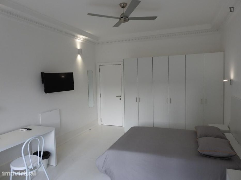 Quarto - localizado em Saldanha Lisbon