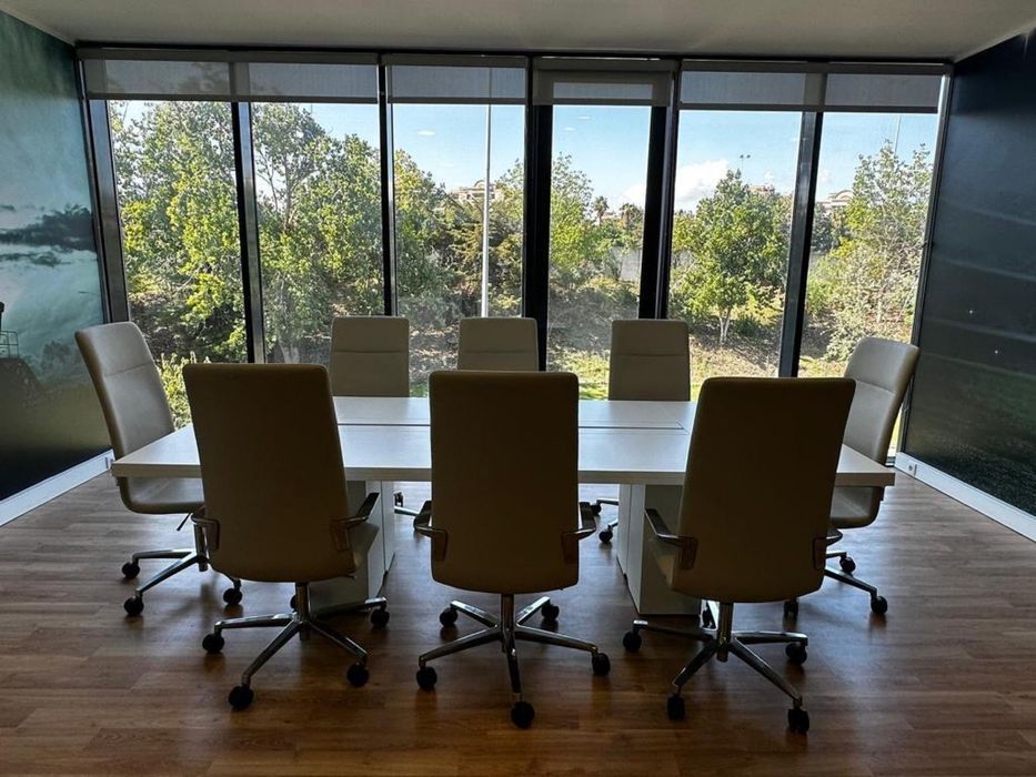 Mesa reunioes e cadeiras irrepreensivel