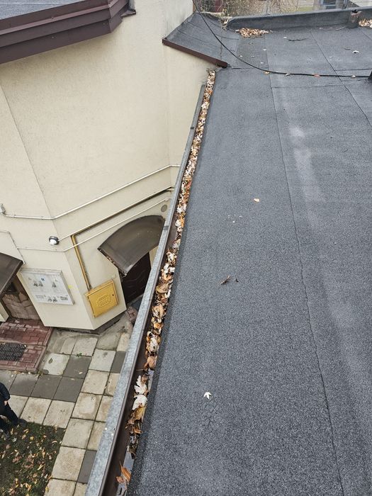 Pogotowie dachowe Montaż Papy krycie uszczelnienia Przecieki Naprawy