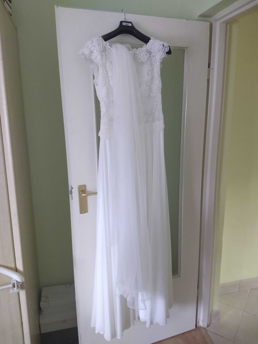 Prześliczna suknia ślubna biała (L/EUR 40/UK 12)