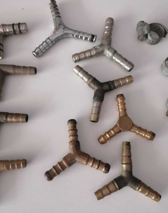 Cruzetas e abraçadeiras de gaz, desde, lote 5€