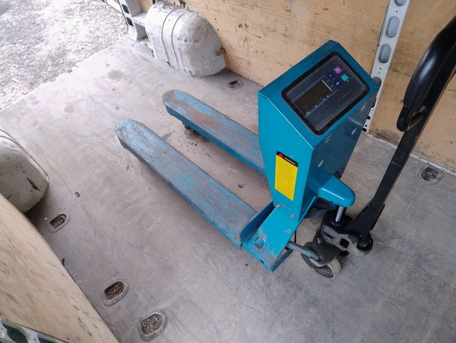 Wózek paletowy ,paleciak z wagą