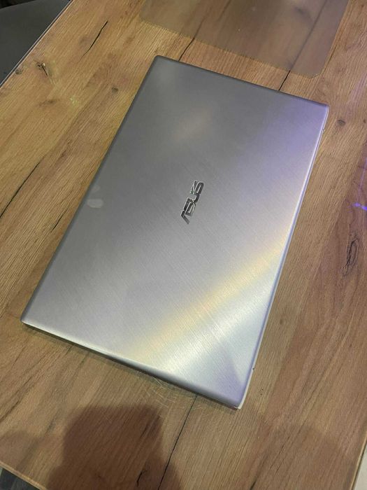 Asus VivoBook 17