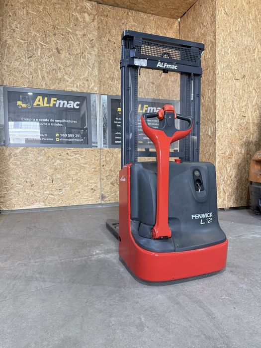 Stacker/porta paletes triplex linde recondicionado!!!