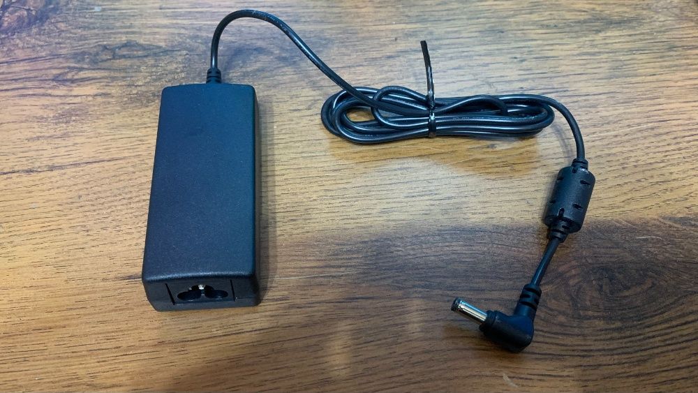 Блок живлення питания 12v для ноутбука