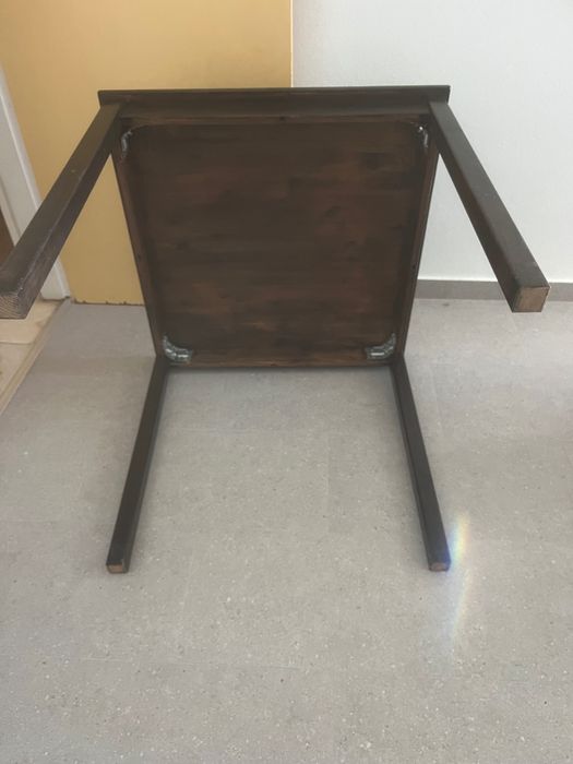 Mesas em pinho em boa condicao