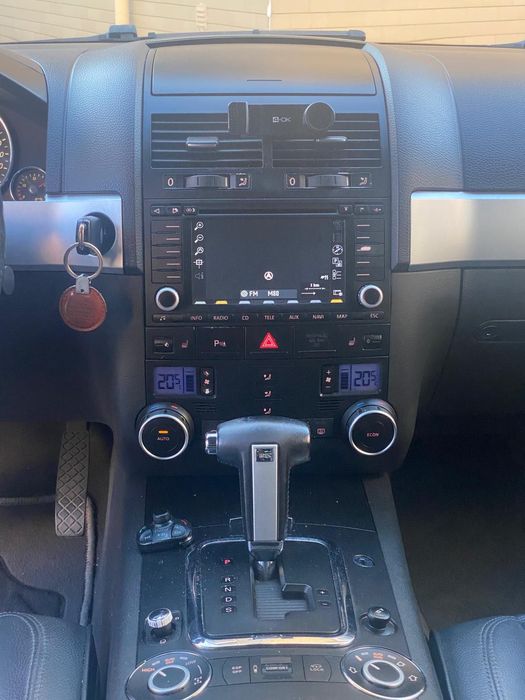 Volkswagen Touareg — fotografia 4