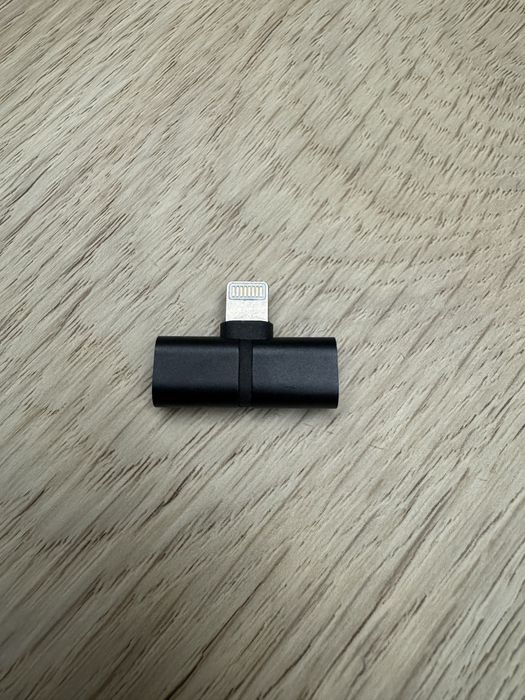 Czarny rozdzielacz lightning 2w1 2in1 iPhone - słuchawki i ładowanie