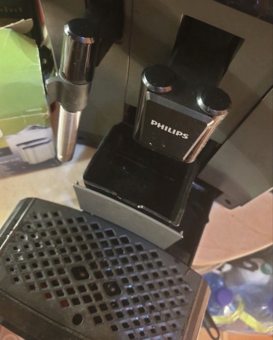 Кавомашина кавоварка  Philips LatteGo EP2200 2024 рік з дому!