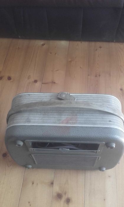 Zabytkowy magnetofon szpulowy Grundig tk 24