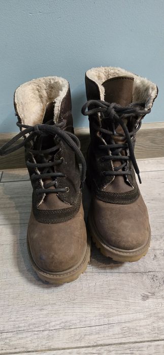 Brązowe trapery rozm. 34