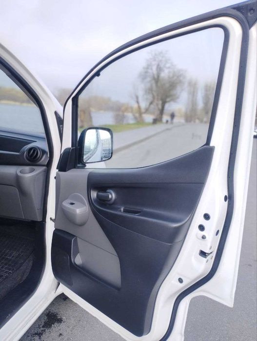 Nissan e-NV200 2015