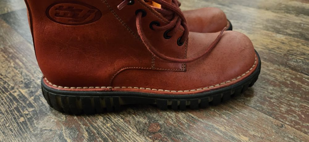 Buty uniseks (raczej dziewczęce)