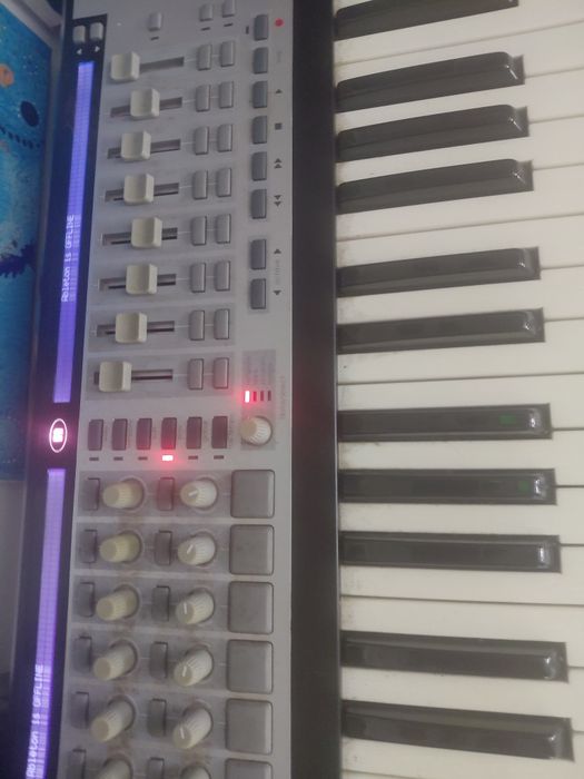 Teclado  midi   impecável