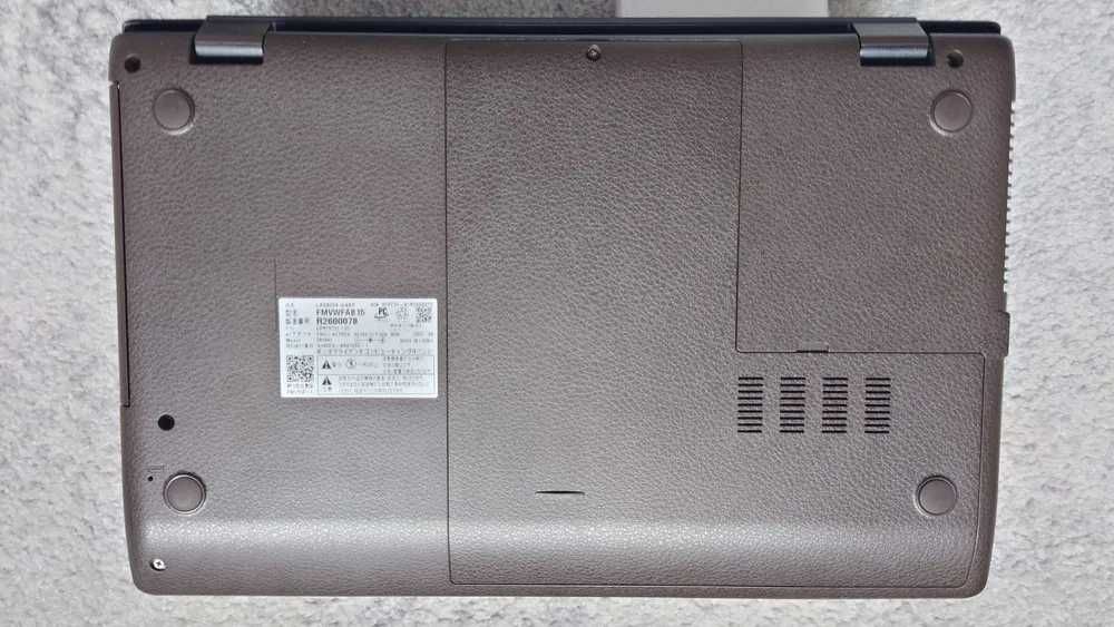 Laptop Fujitsu FMV/ AMD 3020E / Ssd M2 / 8Gb Ram / 2022 Rok/Windows 11
