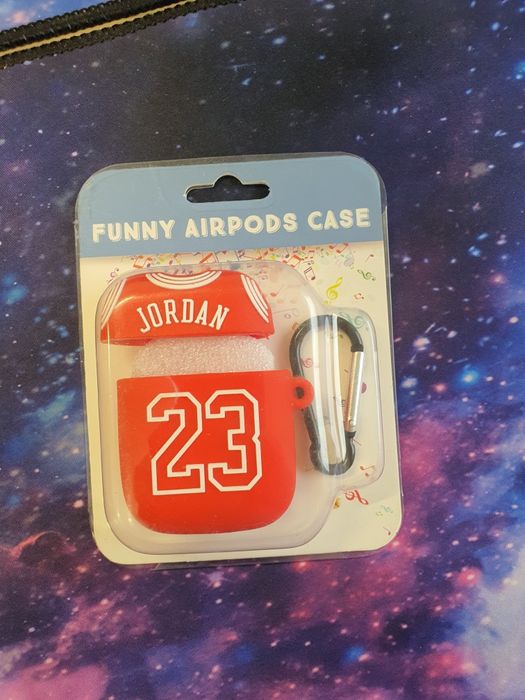 Etui silikonowe do AirPods – Jordan 23 (czerwone) + karabińczyk